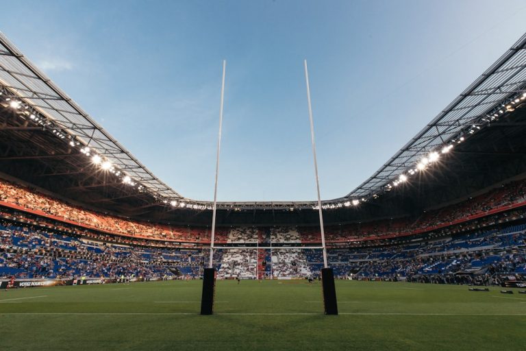 Temsili görsel: spor stadyumu — Thomas Serer / Unsplash