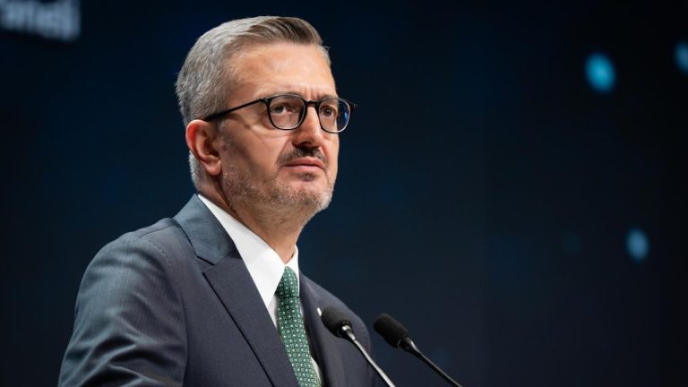 İletişim Başkanı Duran: Temel önceliğimiz, yatırımcılarımızın meşru haklarının korunması